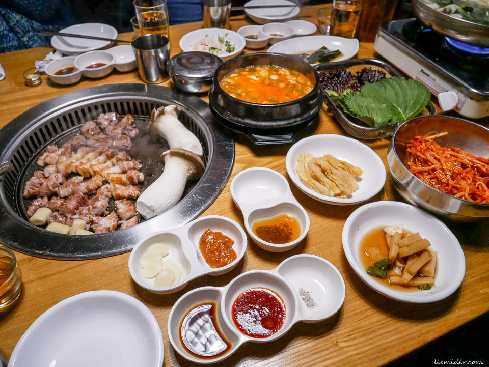 烤肉男子고기굽는남자,釜山西面站專人代烤的好吃烤豬肉店,韓國自由行美食
